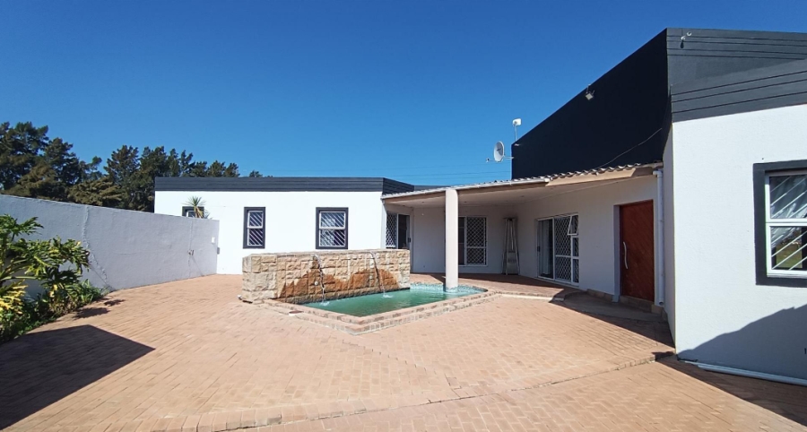 4 Bedroom Property for Sale in Gordons Bay Western Cape